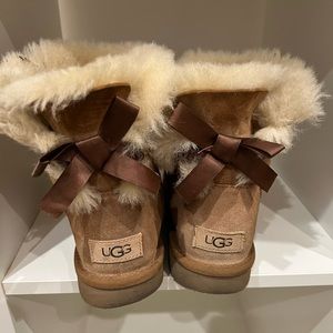 Ugg Bailey bow mini